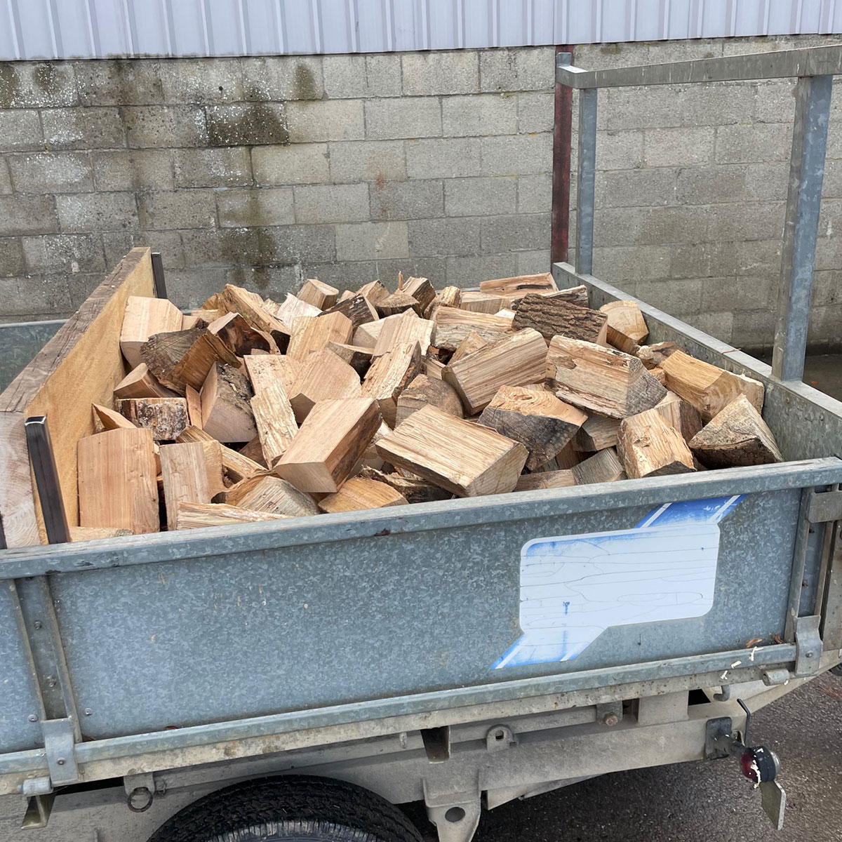 AirDried (Hardwood) Firewood Loose Tipper Trailer 1 Cubic Meters Log